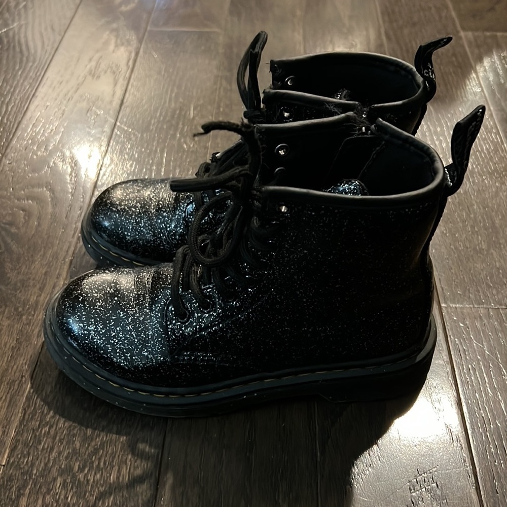 Dr. Martens Big Kid 1460 Combat boot